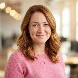Emily Watson, kierownik działu obsługi klienta w Diadem Prybutek, zdjęcie profilowe